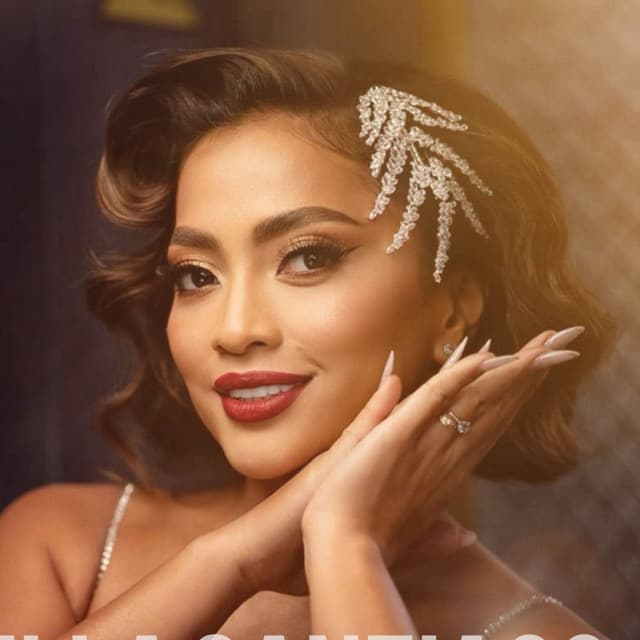 Bella Santiago