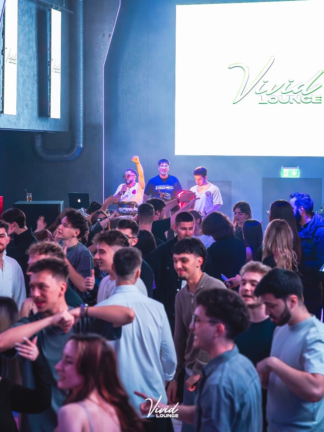 Vivid Lounge & Club - Image 2